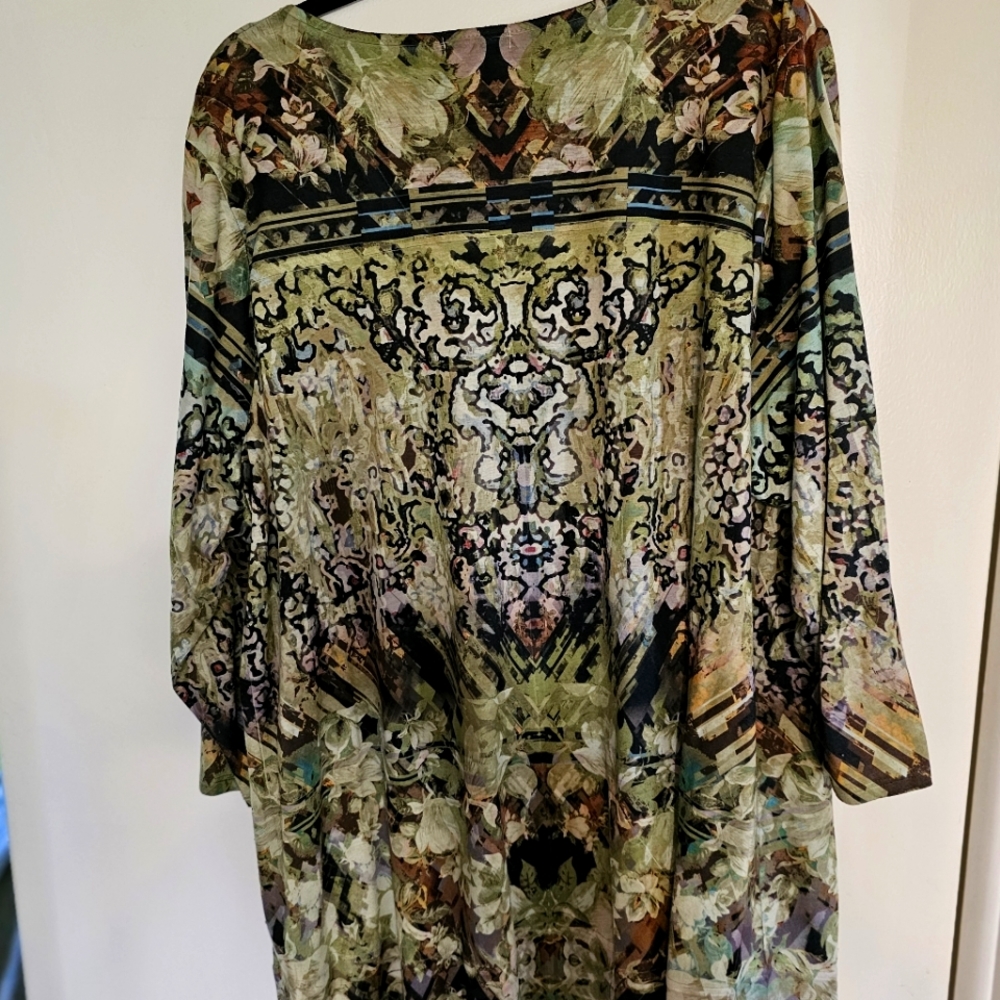 One World long sleeve Floral Watercolor Top 3X like new